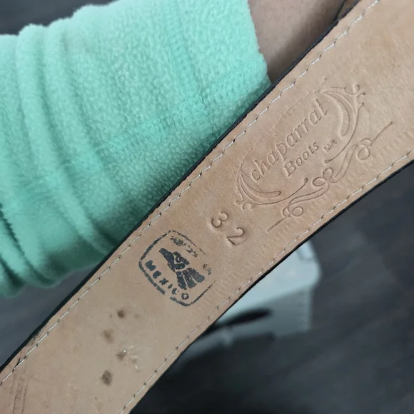 Western Red Rose Embroidered Boots With Matching Belt - Picture 5 of 7